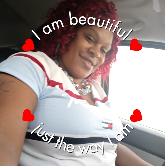 Poshmark profile picture for @envoy